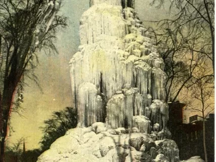 Postcard - Ice Fountain, Washington Blvd, Detroit, Mich.