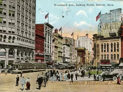 Postcard - Woodward Ave., looking North, Detroit, Mich.