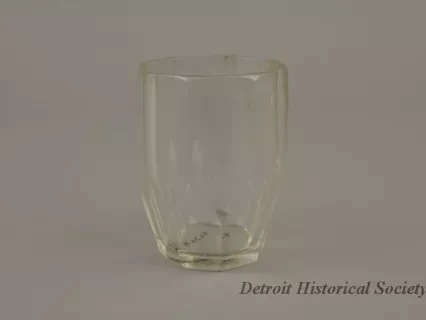 Glass, liquor - Front