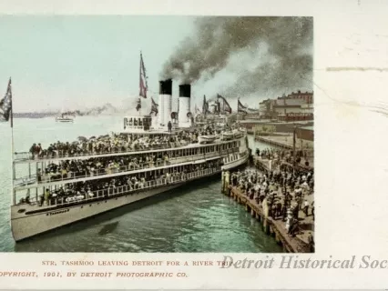 Postcard - Str. Tashmoo Leaving Detroit for a River Trip.