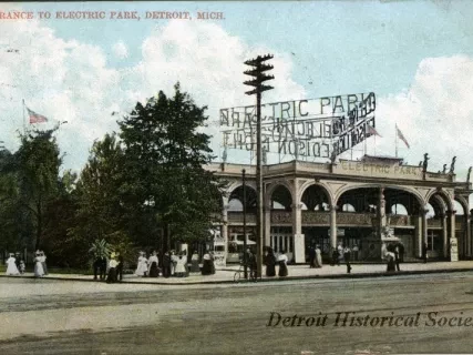 Postcard - Entrance to Electric Park, Detroit, Mich.