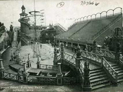 Postcard - Inner Court Electric Park Detroit Mich.