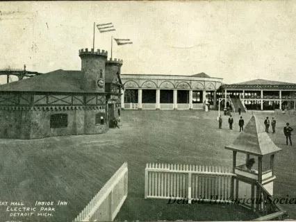 Postcard - Concert Hall, Inside Inn, Electric Park Detroit Mich.