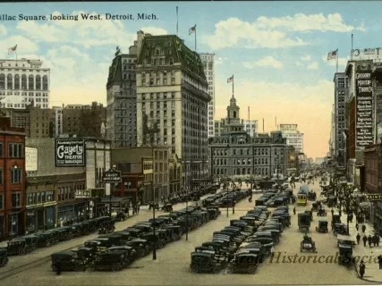 Postcard - Cadillac Square looking West, Detroit, Mich.