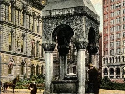 Postcard - Bagley Memorial Fountain, Detroit, Mich.