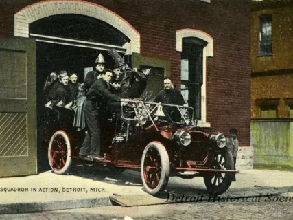 Postcard - FLYING SQUADRON IN ACTION, DETROIT, MICH.