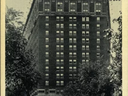 Postcard - Statler Hotel and Edison Fountain from Grand Circus Park, Detroit, Mich.