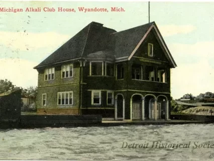 Postcard - Michigan Alkali Club House, Wyandotte, Mich. - Michigan Alkali Club House, Wyandotte, Mich.