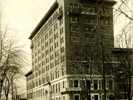 Postcard - Y.M.C.A. Bldg. Detroit, Mich. - Y.M.C.A. Bldg. Detroit, Mich.