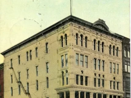 Postcard - Kresge's Korner, the finest five- and ten-cent store in the country, Detroit, Mich.