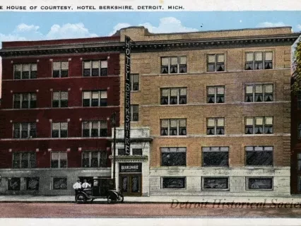 Postcard - The House of Courtesy, Hotel Berkshire, Detroit, Mich.
