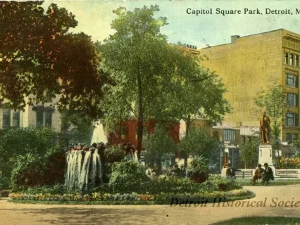Postcard - Capitol Square Park, Detroit, Mich.