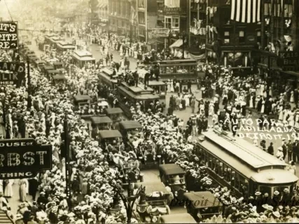 Postcard - Auto Parade, Cadillaqua, Detroit, 1912.