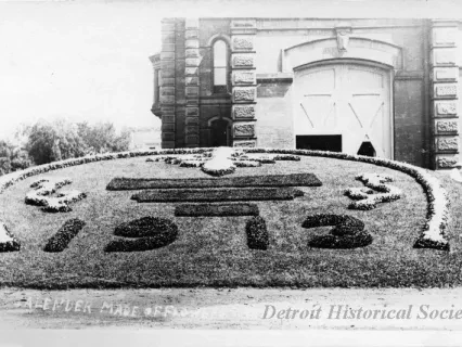 Postcard - Calender Made of Flowers, Water Works Park