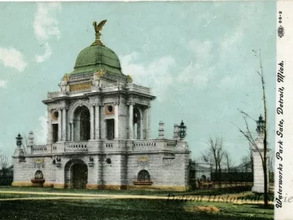Postcard - Waterworks Park Gate, Detroit, Mich.