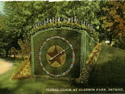 Postcard - Floral Clock at Gladwin Park, Detroit, Mich.