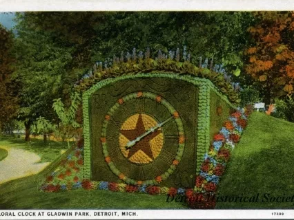 Postcard - Floral Clock at Gladwin Park, Detroit, Mich.