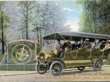 Postcard - Tourist Auto Car at Water Works Park, Detroit, Mich.