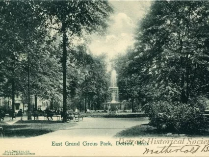 Postcard - East Grand Circus Park, Detroit, Mich.