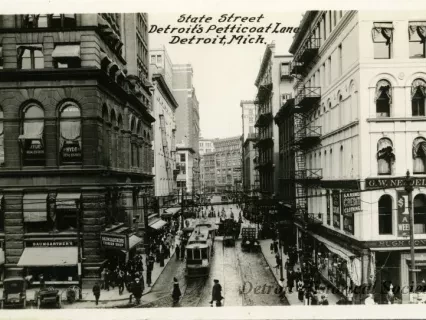 Postcard - State Street, Detroit's Petticoat Lane, Detroit, Mich.