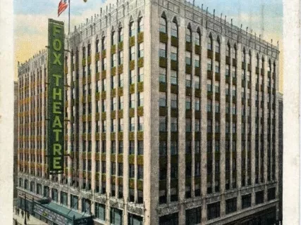Postcard - Fox Theatre Building, Detroit, Michigan.