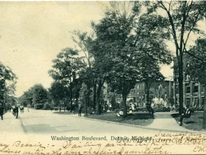 Postcard - Washington Boulevard, Detroit, Mich.