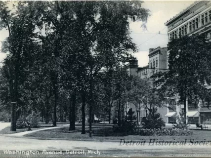 Postcard - Washington Boulevard, Detroit, Mich.