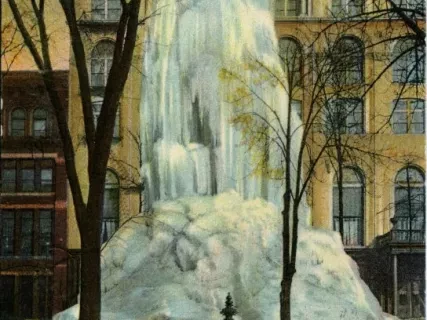 Postcard - Ice Fountain, Washington Boulevard, Detroit, Mich.