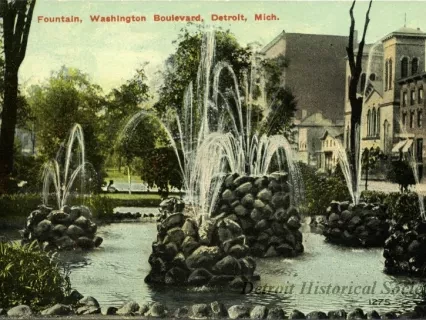 Postcard - Fountain, Washington Boulevard, Detroit, Mich.