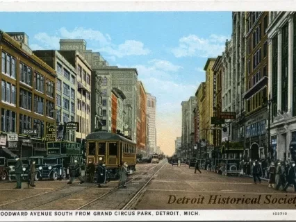 Postcard - Woodward Avenue South from Grand Circus Park, Detroit, Mich.