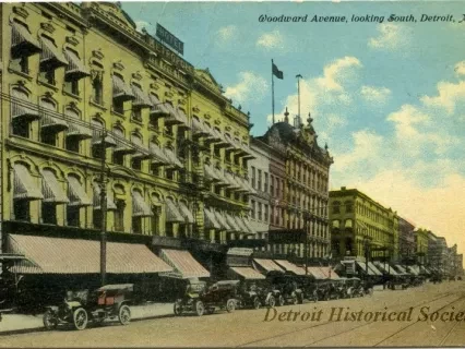Postcard - Woodward Avenue, looking South, Detroit, Mich.