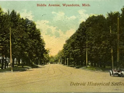 Postcard - Biddle Avenue, Wyandotte, Mich.