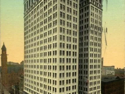 Postcard - The Dime Savings Bank Bldg., Detroit, Mich.