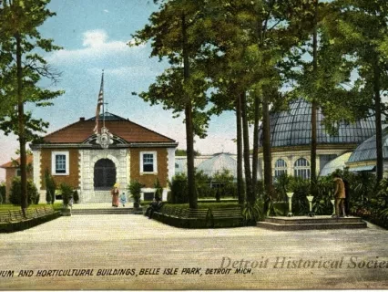Postcard - Aquarium and Horticultural Buildings, Belle Isle Park, Detroit, Mich.
