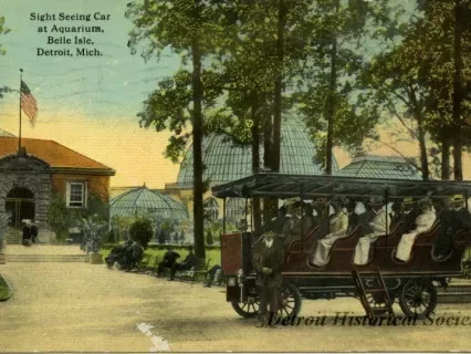 Postcard - Sight Seeing Car at Aquarium, Belle Isle, Detroit, Mich.