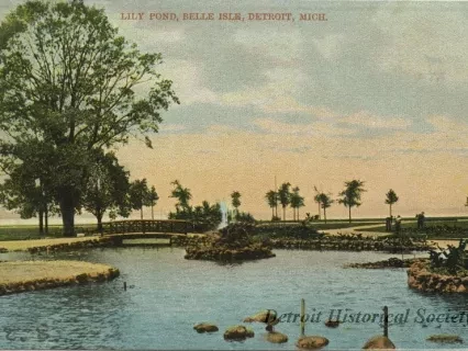 Postcard - Lily Pond, Belle Isle, Detroit, Mich.