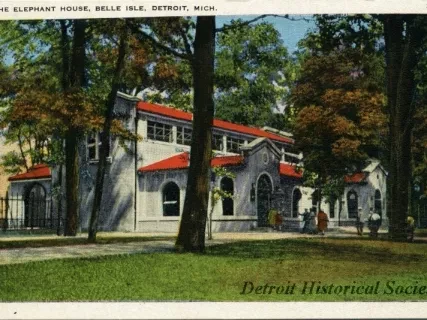 Postcard - The Elephant House, Belle Isle, Detroit, Mich.