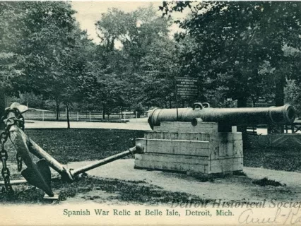 Postcard - Spanish War Relic at Belle Isle, Detroit, Mich.