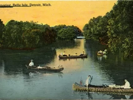 Postcard - Canoeing, Belle Isle, Detroit, Mich.