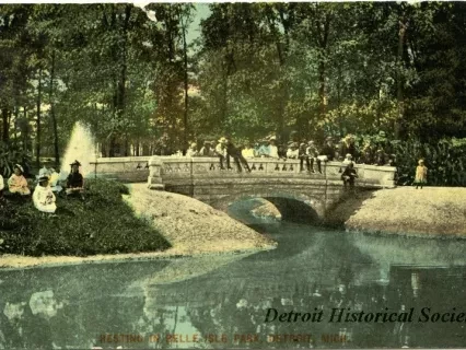 Postcard - Resting in Belle Isle Park, Detroit, Mich.