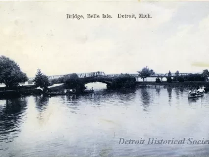 Postcard - Bridge, Belle Isle, Detroit, Mich.