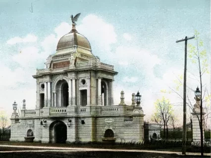 Postcard - Detroit, Mich., Hurlbut Memorial, Water Works Park