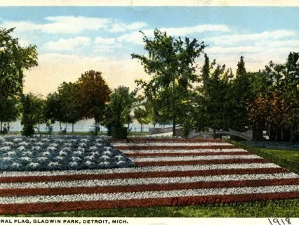 Postcard - Floral Flag, Gladwin Park, Detroit, Mich.