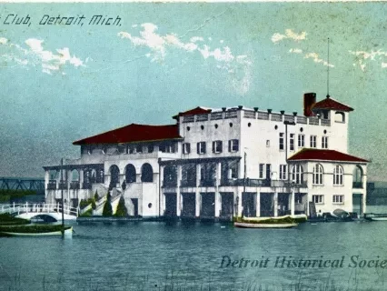 Postcard - Yacht Club, Detroit, Mich.
