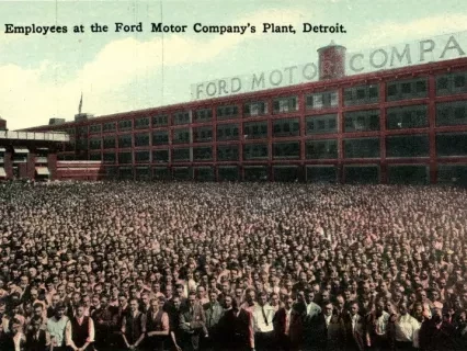 Postcard - 12,000 Employees at the Ford Motor Company's Plant, Detroit