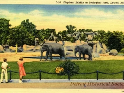 Postcard - D-56 Elephant Exhibit at Zoological Park, Detroit, Mich.