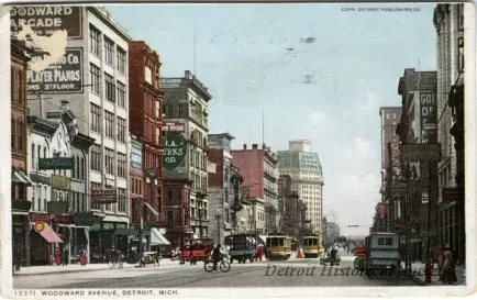 Postcard - Woodward Avenue, Detroit, Mich.