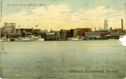 Postcard - The River Front, Detroit, Mich.