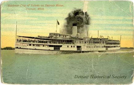 Postcard - Steamer City of Toledo on Detroit River, Detroit, Mich. - Steamer City of Toledo on Detroit River