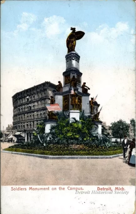 Postcard - Soldiers Monument on the Campus.  Detroit, Mich.